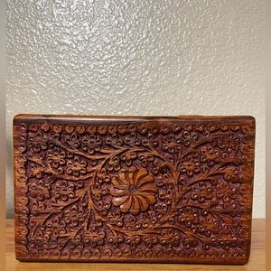 Vintage Carved Wood Jewlery Box 8x5x2.5”